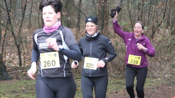 Stephie (Mitte), Helga (rechts), Spaß pur, (Quelle: NWZ)